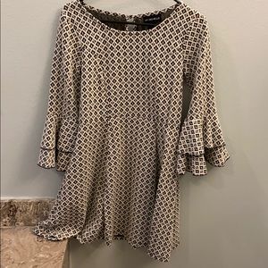 Bell sleeve, patterned dress